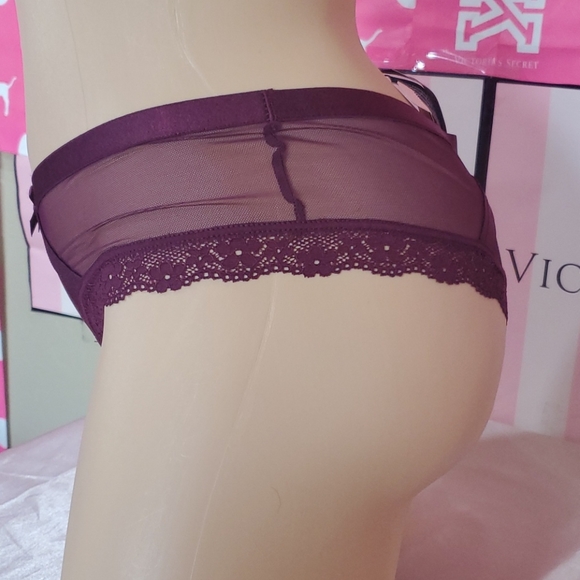 40% OFF 4+ BUNDLES CLOSET CLOSING! - Picture 3 of 4